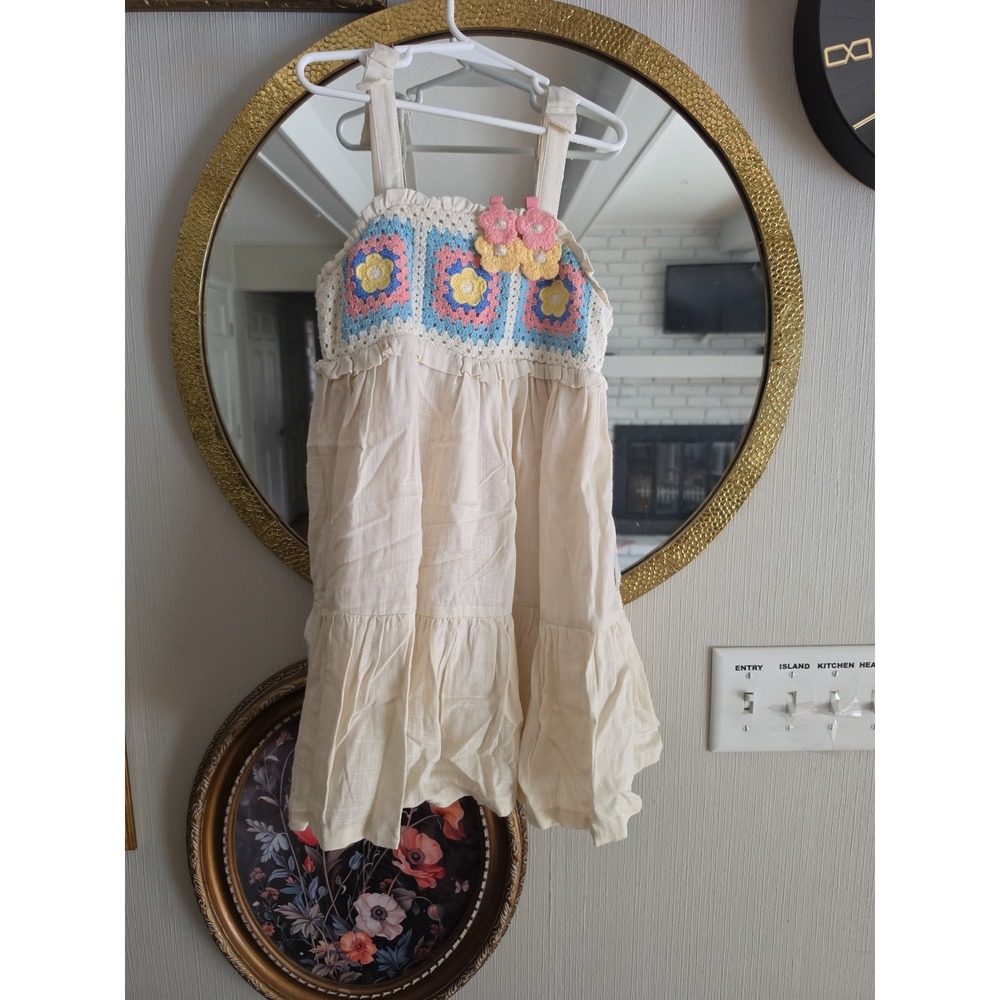 Cream flower embroidered summer dress size 7. Fits like a 6x
